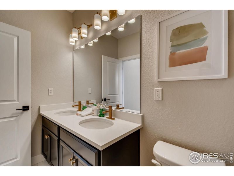 Dual vanities Dual vanities