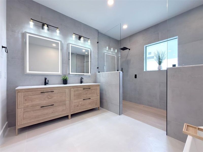 Furnished interior view inside a new home in , Port Charlotte (Image 31).