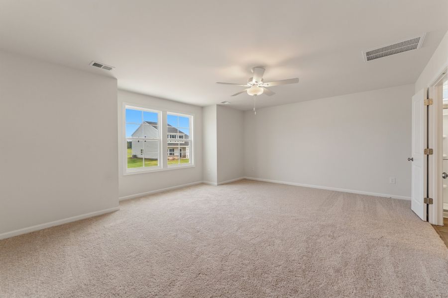 Spacious, unfurnished interior of a new home in Dove Hollow, Chesnee (Image 21).
