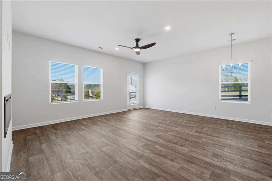 Spacious, unfurnished interior of a new home in The Grove At Mundy Mill, Gainesville (Image 21).