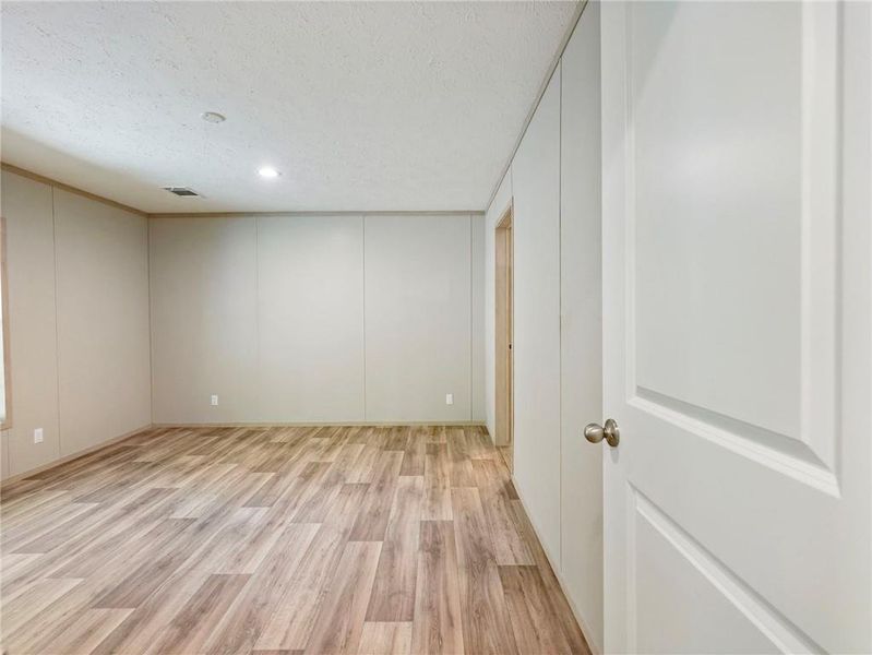Spacious, unfurnished interior of a new home in , Braselton (Image 25). Spacious, unfurnished interior of a new home in , Braselton (Image 25).