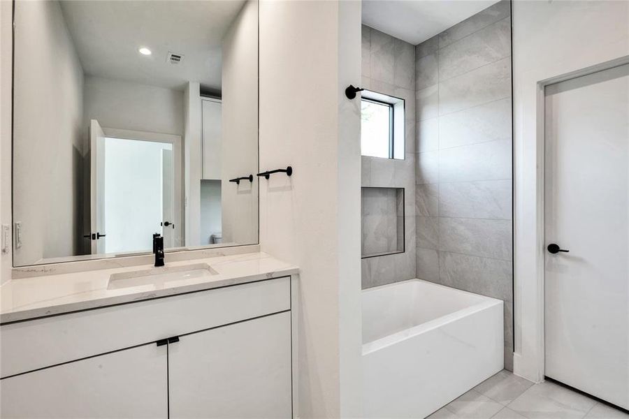 Furnished interior view inside a new home in , Dallas (Image 17). Furnished interior view inside a new home in , Dallas (Image 17).