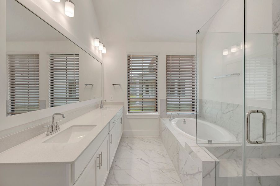 Owner's Bathroom Owner's Bathroom