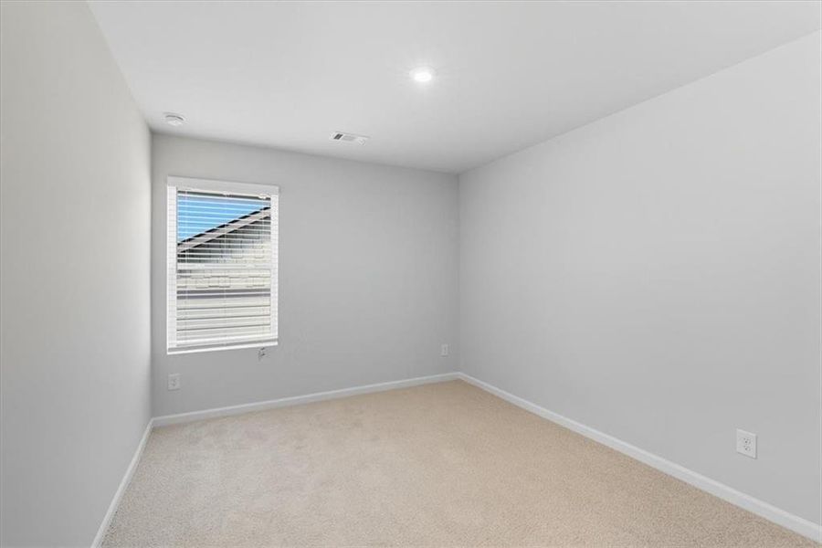 Spacious, unfurnished interior of a new home in Meadow Pines, Dallas (Image 22).