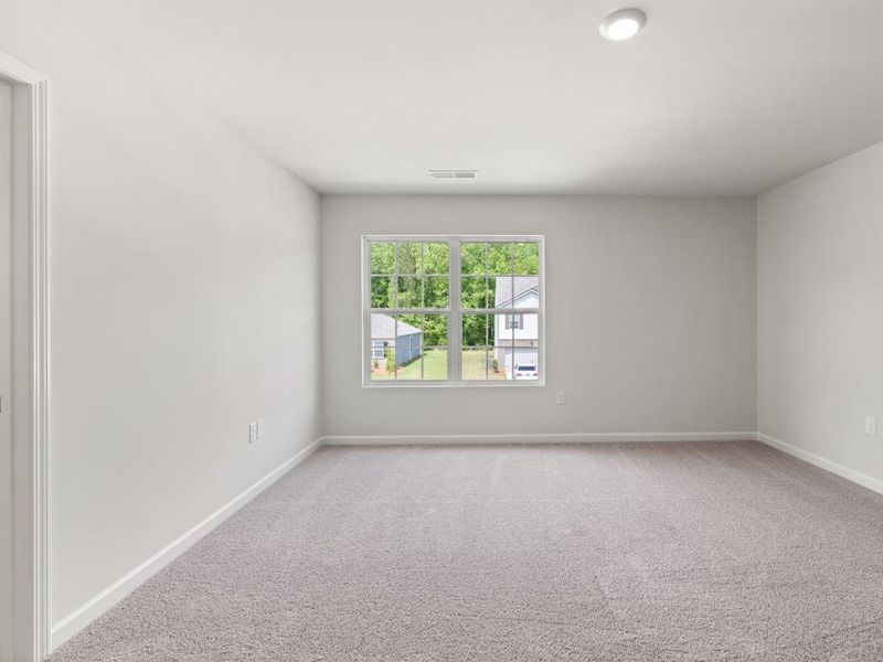 Spacious, unfurnished interior of a new home in Oakleigh Glen, Dallas (Image 23).