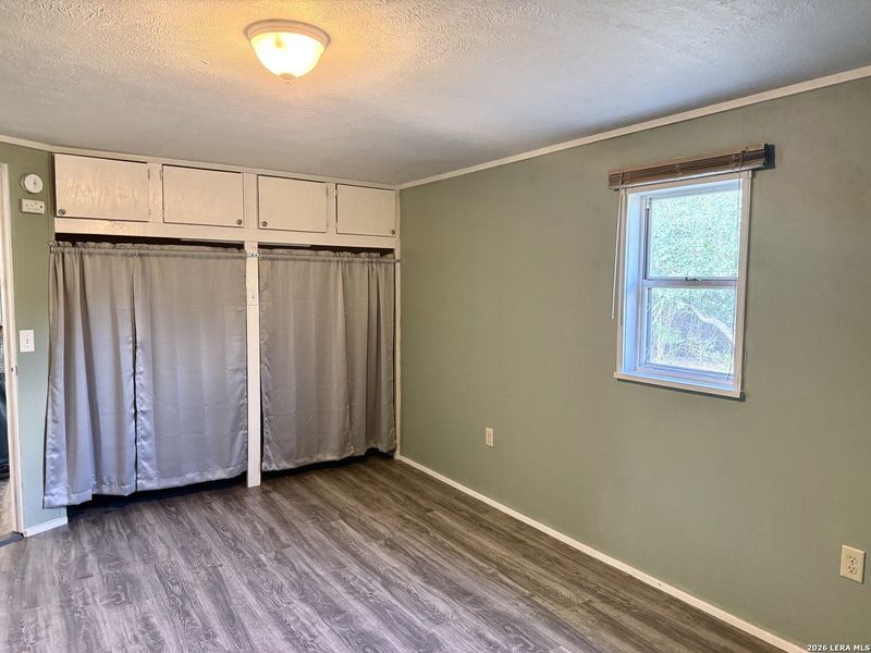 Spacious, unfurnished interior of a new home in , Beeville (Image 6).