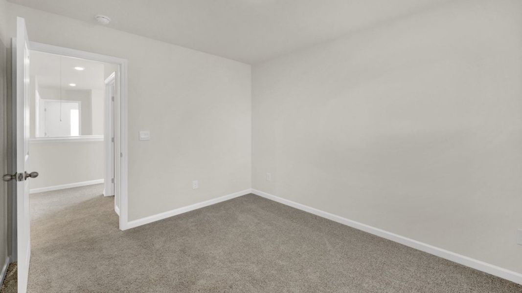 Spacious, unfurnished interior of a new home in Price's Point, Knoxville (Image 18).