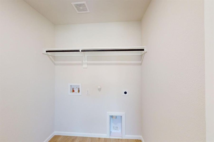 Spacious, unfurnished interior of a new home in Elevon, Lavon (Image 26). Spacious, unfurnished interior of a new home in Elevon, Lavon (Image 26).