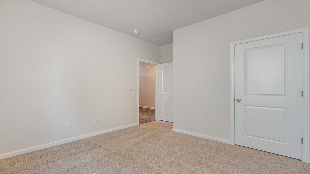 Spacious, unfurnished interior of a new home in Ridgefield, Conway (Image 23).