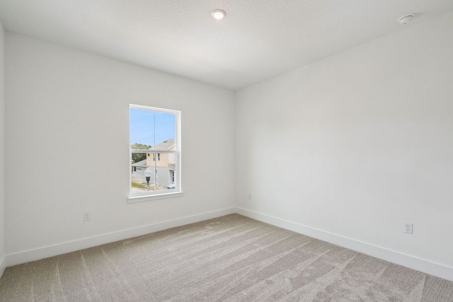 Spacious, unfurnished interior of a new home in Northlake at Ovation, Winter Garden (Image 35).