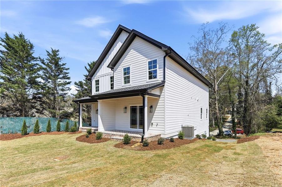 Exterior details and patio area of a home in , Gainesville (Image 4).