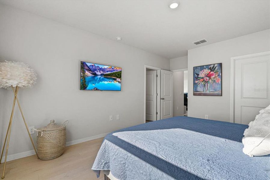 Furnished interior view inside a new home in Star Farms at Lakewood Ranch, Bradenton (Image 29). Furnished interior view inside a new home in Star Farms at Lakewood Ranch, Bradenton (Image 29).