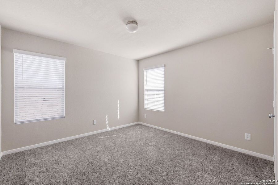 Spacious, unfurnished interior of a new home in Greenspoint Heights, Seguin (Image 24).