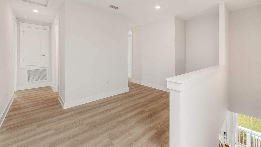 Spacious, unfurnished interior of a new home in Redfish Cove at Cape San Blas, Port Saint Joe (Image 22).