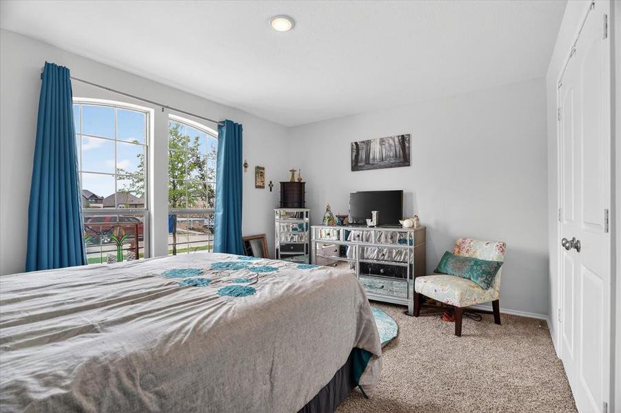 Furnished interior view inside a new home in Silo Mills, Joshua (Image 38).