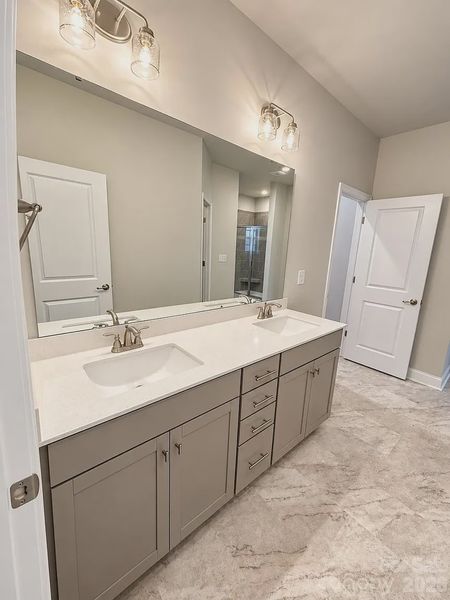 2913 Waterford Lane in Crystal Village. Built by Adams Homes - Affordable NC Home 2100 Square Feet - Master Bath