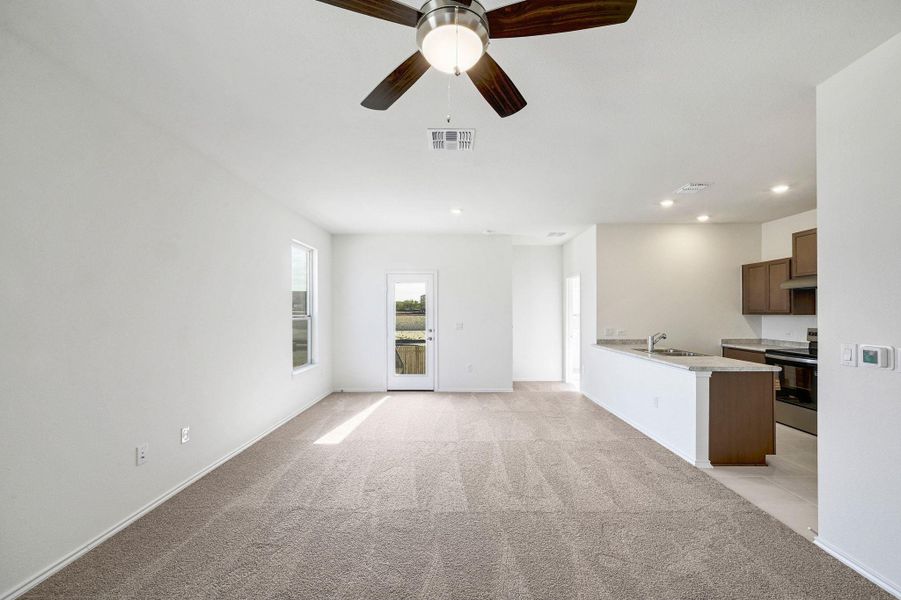 Spacious, unfurnished interior of a new home in Creekside at Estancia, Austin (Image 14).