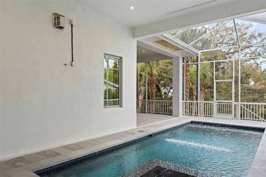 Exterior details and patio area of a home in , Tampa (Image 3).