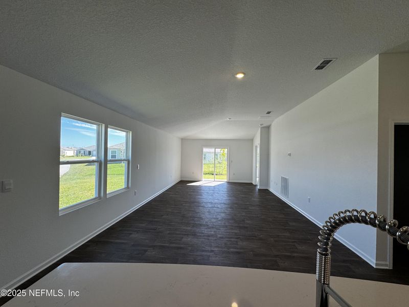 Spacious, unfurnished interior of a new home in The Arbors, Jacksonville (Image 23).