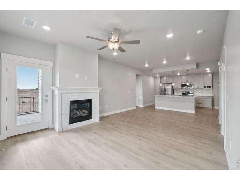 Spacious, unfurnished interior of a new home in Highlands at Fox Hill - The Flats, Longmont (Image 14).