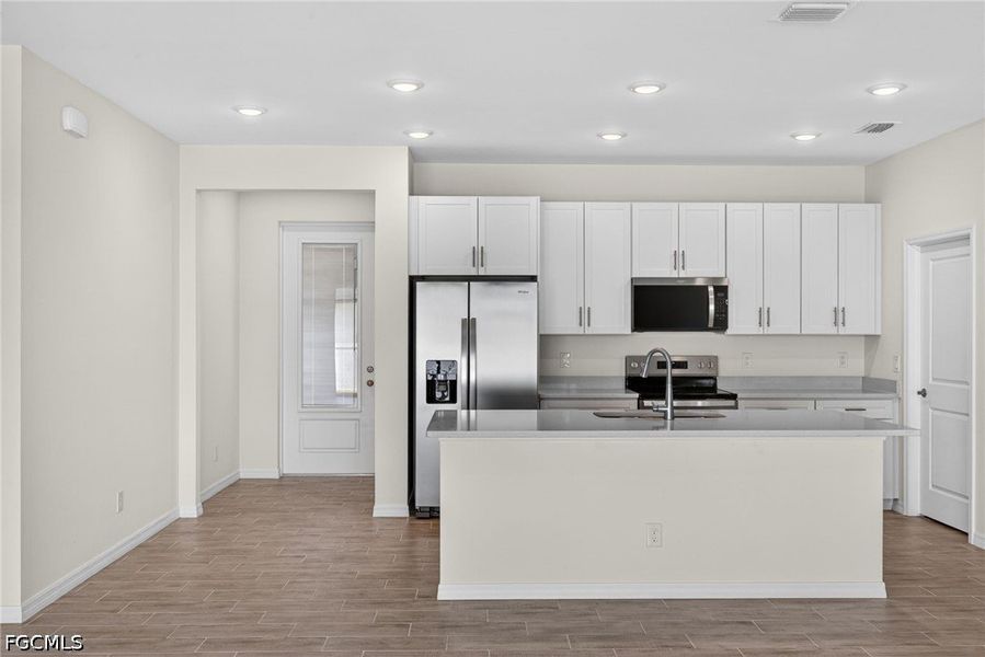 Furnished interior view inside a new home in Cape Coral, Cape Coral (Image 8).