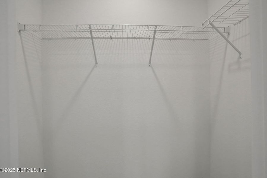 Spacious, unfurnished interior of a new home in Atlantis Pointe, Middleburg (Image 20).