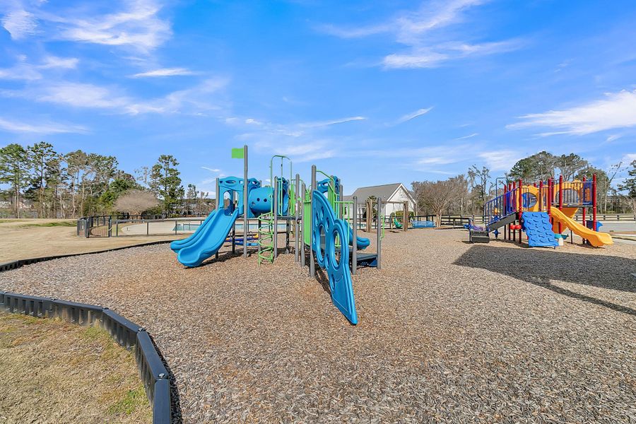 Community amenities in High Point at Foxbank, Moncks Corner (Image 48).