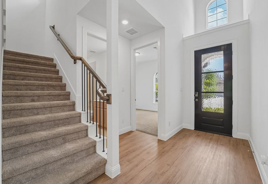 Plan 4059 Foyer - Look May Vary - 2 of 19