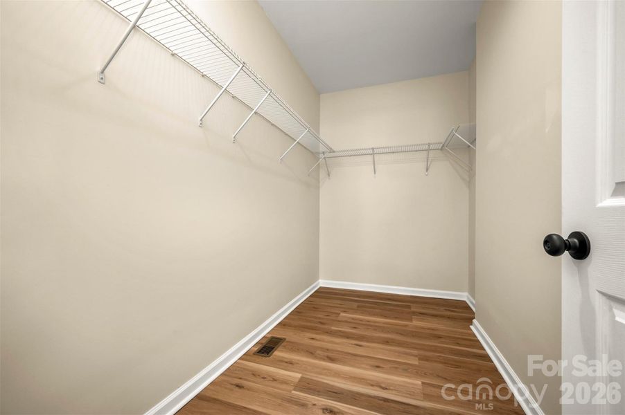 Spacious, unfurnished interior of a new home in , Bostic (Image 10).