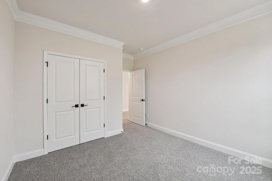 Spacious, unfurnished interior of a new home in Sylvan Creek, Denver (Image 15).