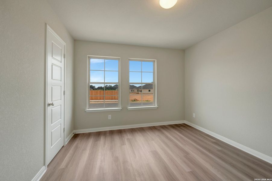 Spacious, unfurnished interior of a new home in Hickory Ridge Estates, Elmendorf (Image 24).