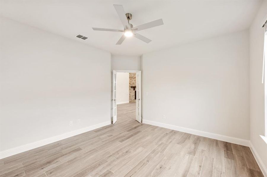 Spacious, unfurnished interior of a new home in Terracina, Rockwall (Image 24).