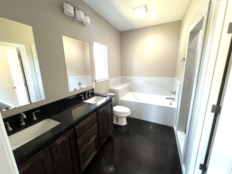 Furnished interior view inside a new home in , Lampasas (Image 5).