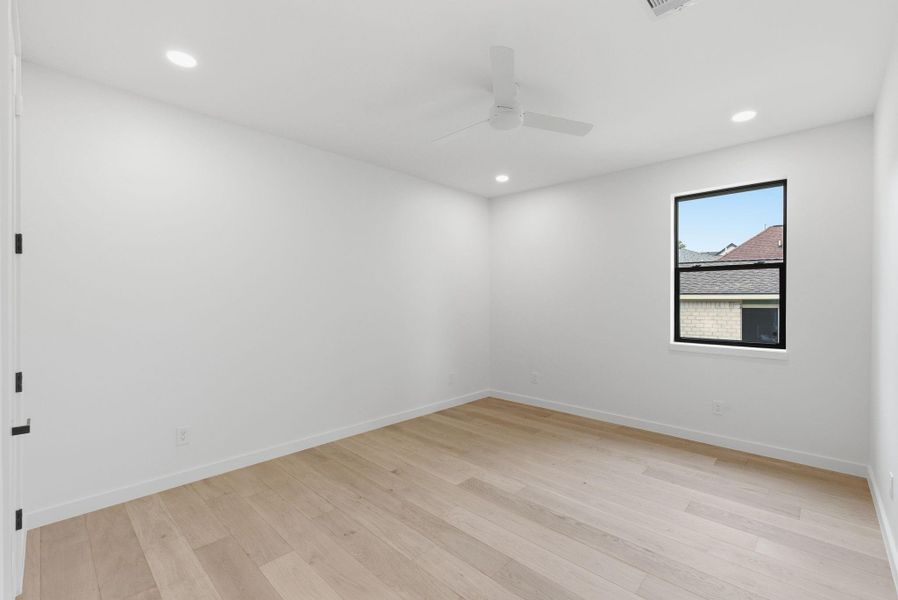 Spacious, unfurnished interior of a new home in , Houston (Image 44).
