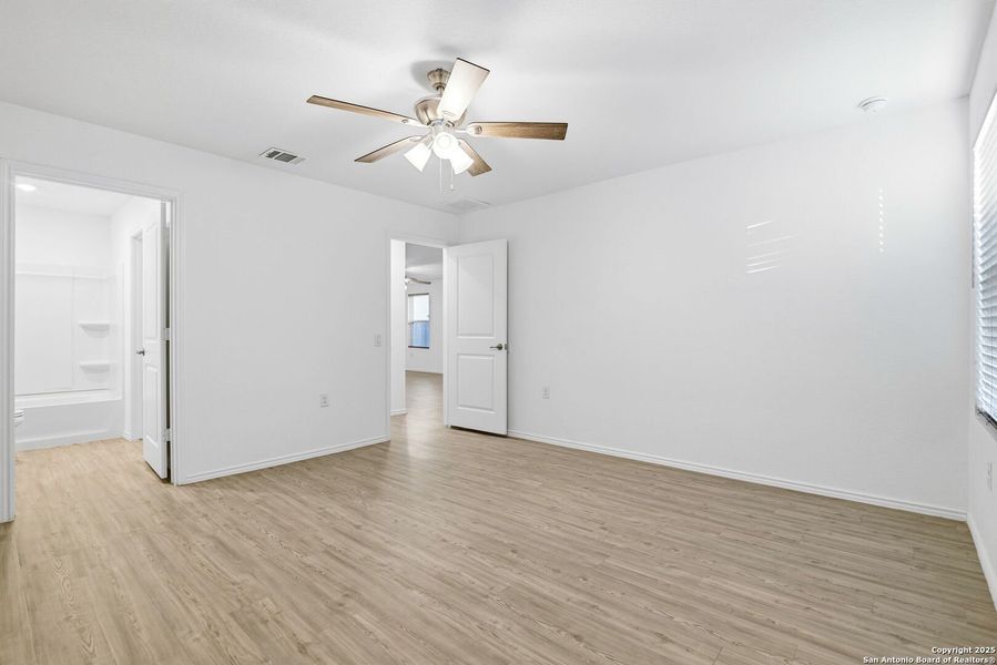 Spacious, unfurnished interior of a new home in Vida: Cottage Collection, San Antonio (Image 8). Spacious, unfurnished interior of a new home in Vida: Cottage Collection, San Antonio (Image 8).