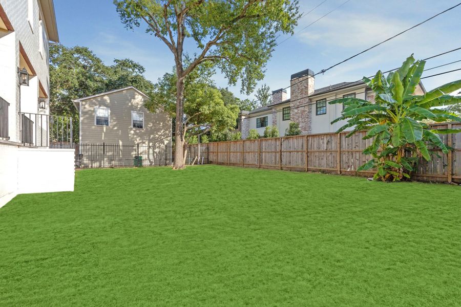 Expansive backyard. Ask about a pool design! Expansive backyard. Ask about a pool design!