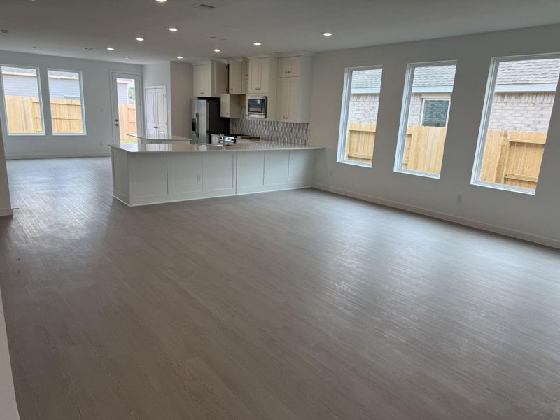 *Not actual home, picture is representative of same elevation* *Not actual home, picture is representative of same elevation*