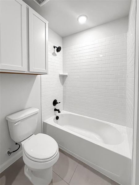 Furnished interior view inside a new home in Travis Ranch, Forney (Image 13).