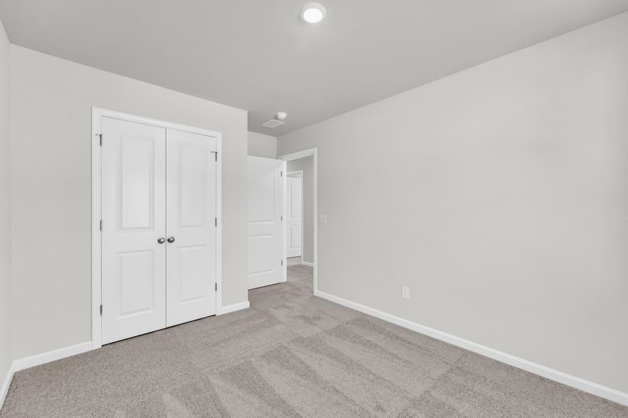 Spacious, unfurnished interior of a new home in Central Creek, Goose Creek (Image 21).
