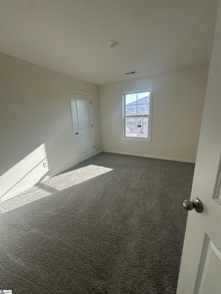 Spacious, unfurnished interior of a new home in Shiloh Trail, Wellford (Image 28).