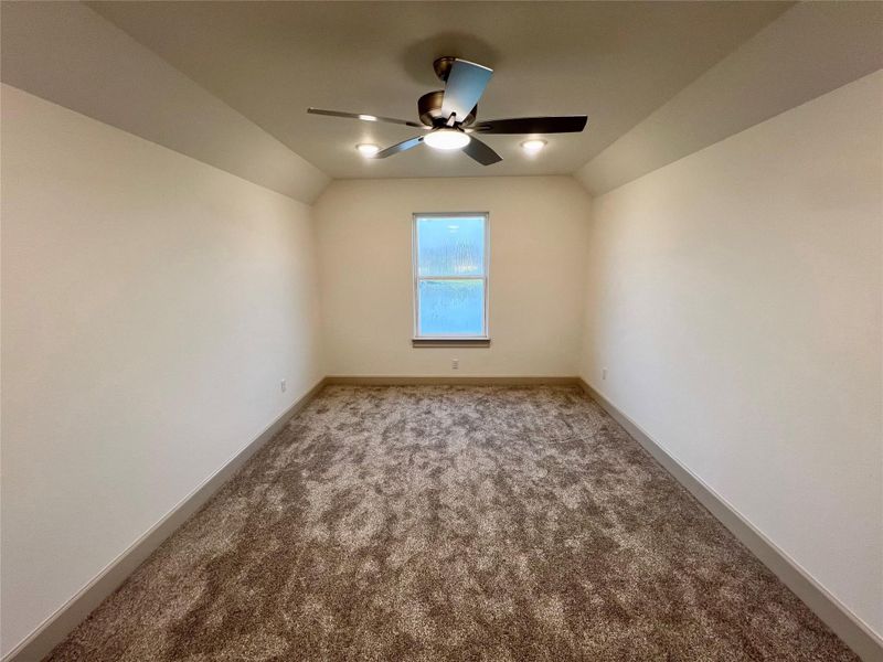 Spacious, unfurnished interior of a new home in , Angleton (Image 30).