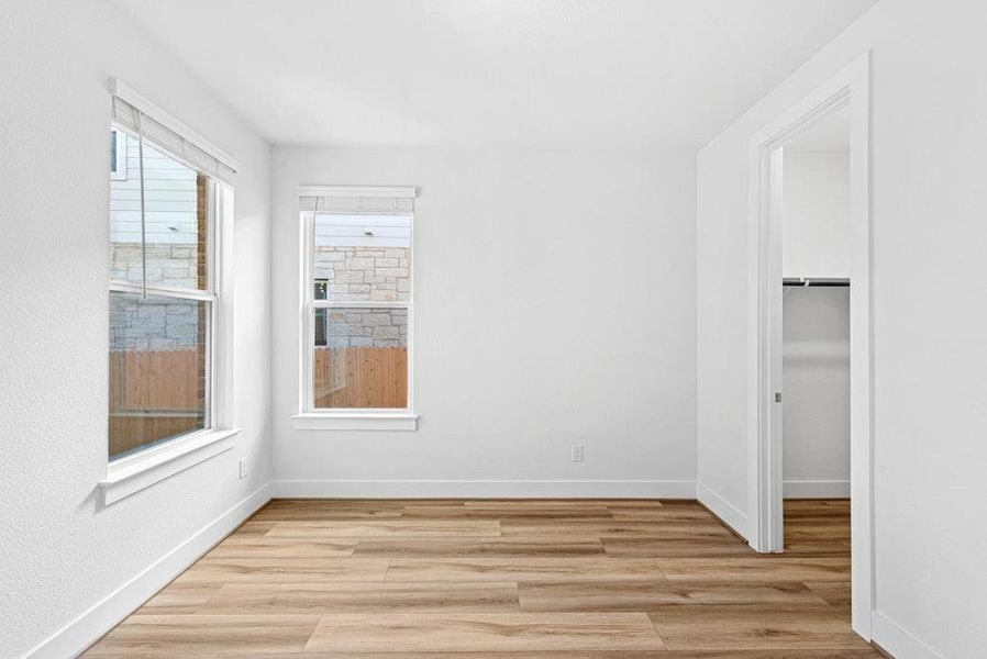 Spacious, unfurnished interior of a new home in Santa Rita Ranch, Liberty Hill (Image 31).