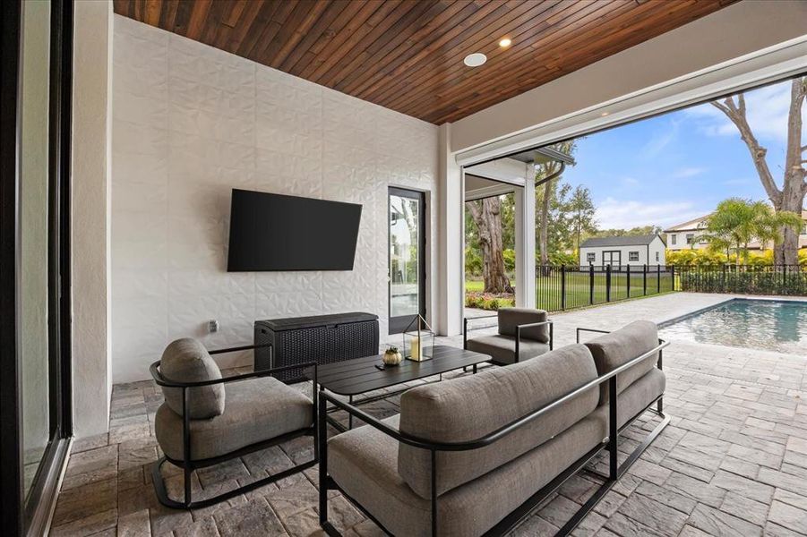 Exterior details and patio area of a home in , Gotha (Image 29).