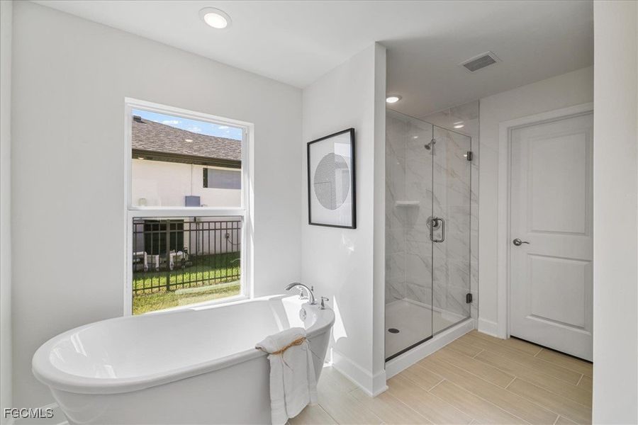 Furnished interior view inside a new home in Cape Coral, Cape Coral (Image 32).