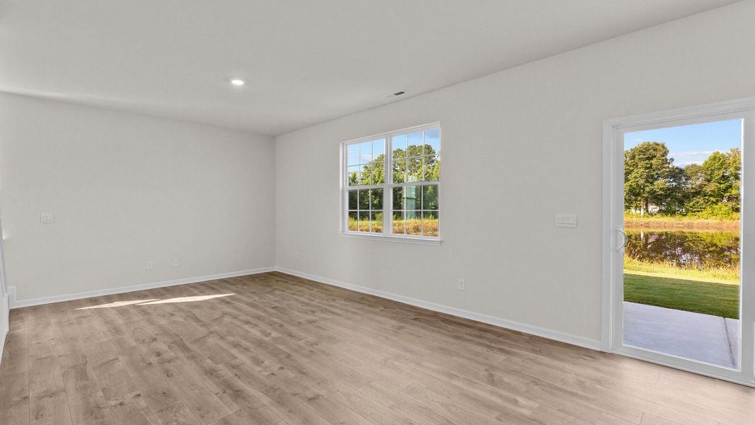 Spacious, unfurnished interior of a new home in Ridgewood Farms, Winterville (Image 13).