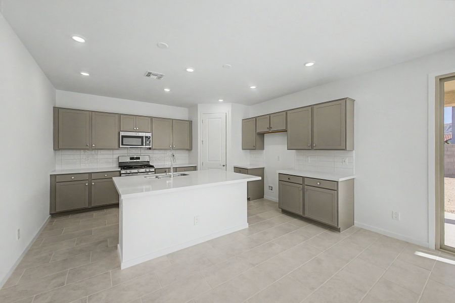 Furnished interior view inside a new home in Frontera, Surprise (Image 4).