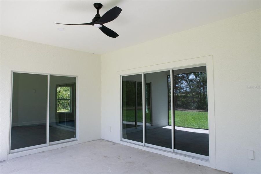 Exterior details and patio area of a home in , Weeki Wachee (Image 22).