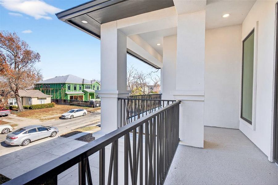 Exterior details and patio area of a home in , Dallas (Image 25).