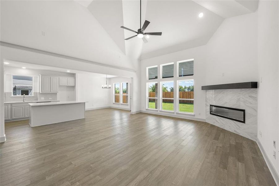 1910 Ranch View Living Room3