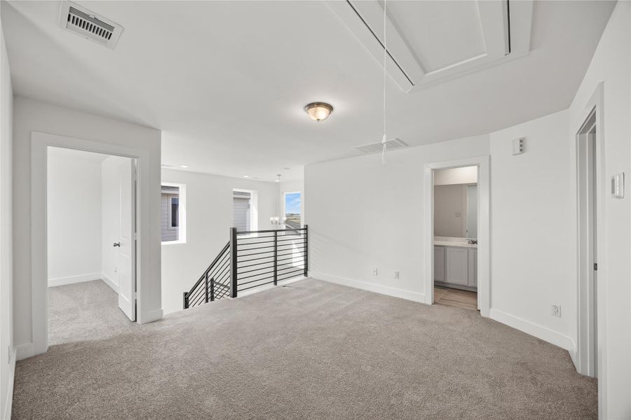 Spacious, unfurnished interior of a new home in River Ranch Meadows, Dayton (Image 24).